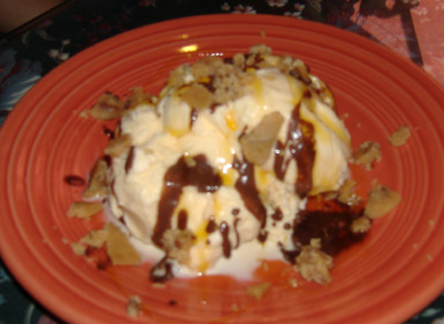 Cafe El Cholo - Pecan Praline Sundae