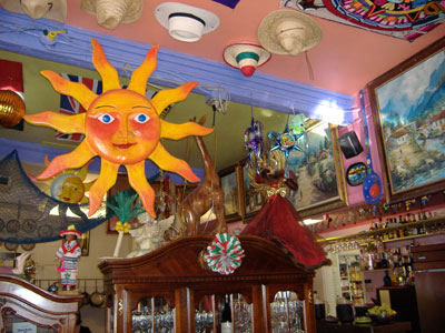 Olamendi's - Interior